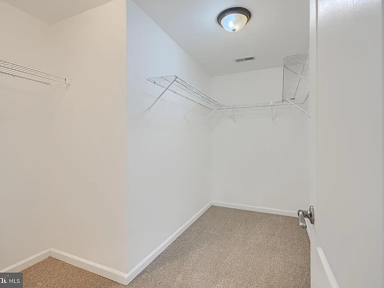 605 N Paradise Rd — Photo 32