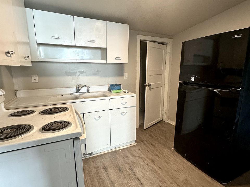 2nd image of 3009 S Harrison St