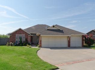2300 NW 151st St, Edmond, OK 73013