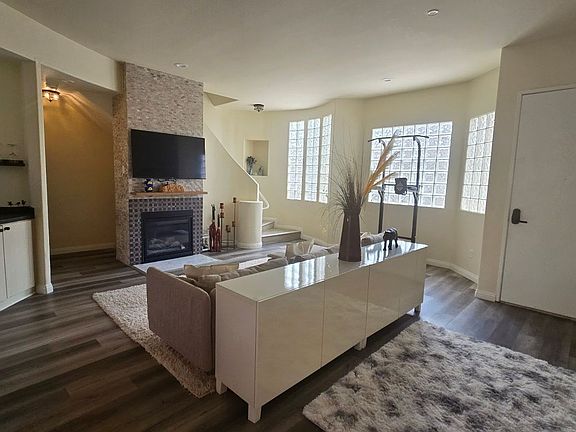 4th image of 4057 W 147th St Unit 102
