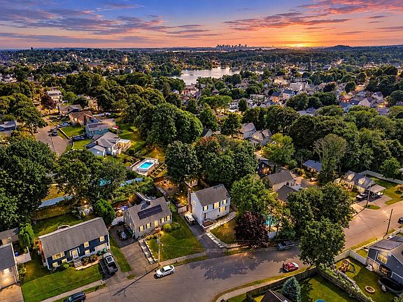 4th image of 59 Maplewood Rd