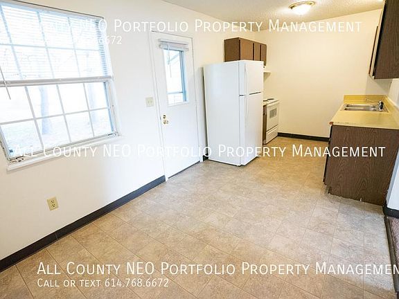 3rd image of 935 S Court St Unit 28