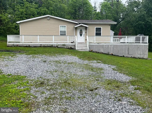 61 Argyle Ave, Glen Rock, PA 17327