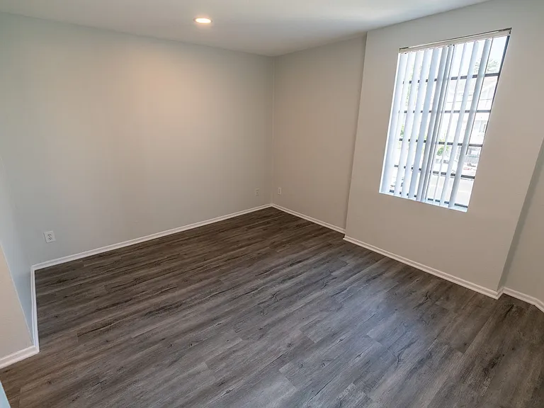 5235 Kester Ave — Photo 52