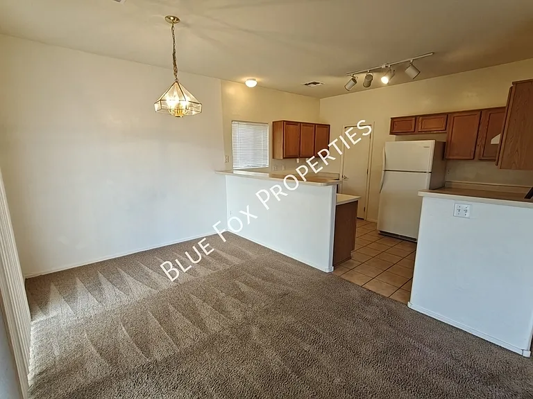 8262 W Zlacket Dr — Photo 4