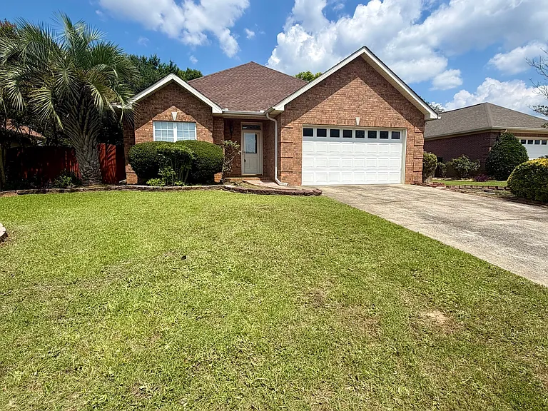 213 Carrington Ln — Photo 1