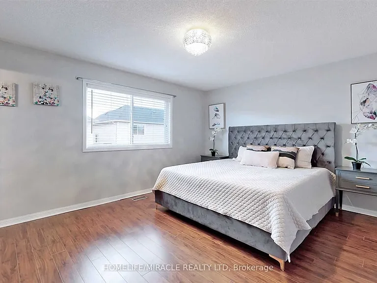 16 Sentimental Way — Photo 16