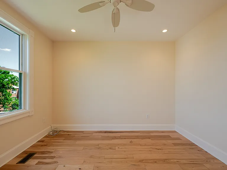 1234 E St NE — Photo 65