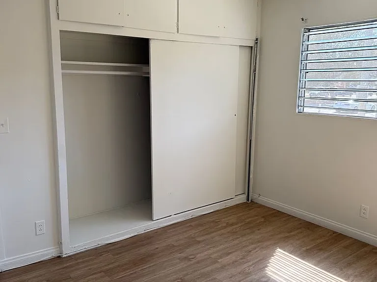 4729 San Vicente Blvd — Photo 12
