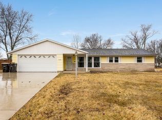 3915 Oakleaf Dr, Fort Wayne, IN 46815