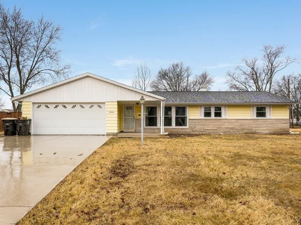 3915 Oakleaf Dr, Fort Wayne, IN 46815