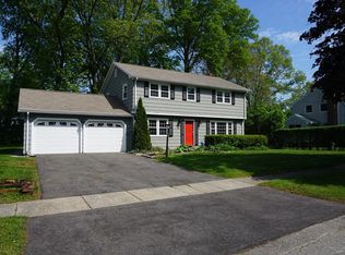 35 Sekelsky Dr, Stratford, CT 06614