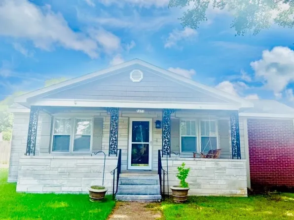 703 E 2nd St, Tuscumbia, AL 35674