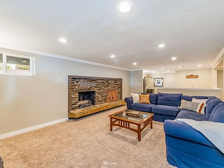 233 SW 189th Pl — Photo 17