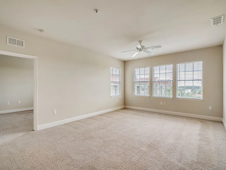 Victoria Park Apartments — Photo 29
