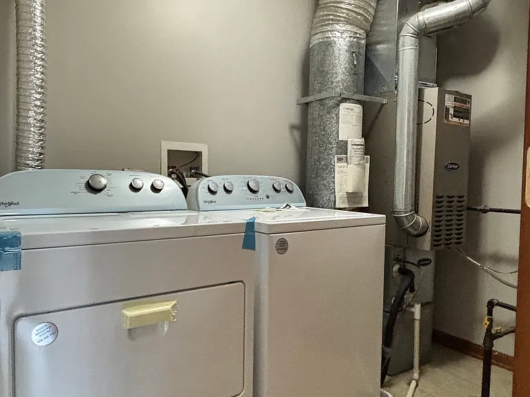utility room, new washer/dryer