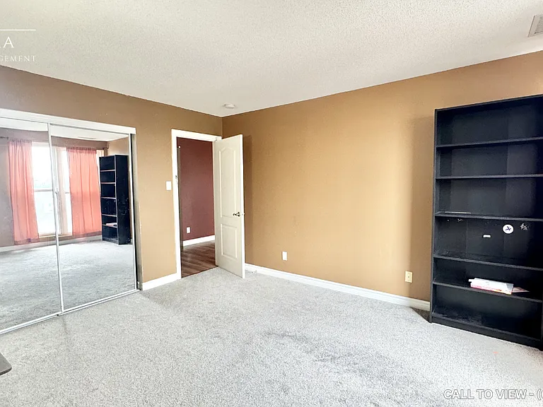 135 James St S #608 — Photo 9