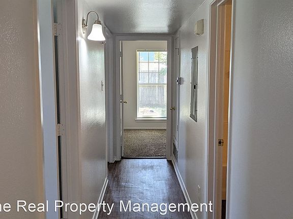 3rd image of 524 Ingram St APT A