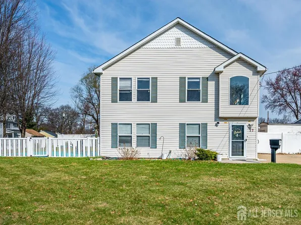 17 Idlewild Rd, Edison, NJ 08817