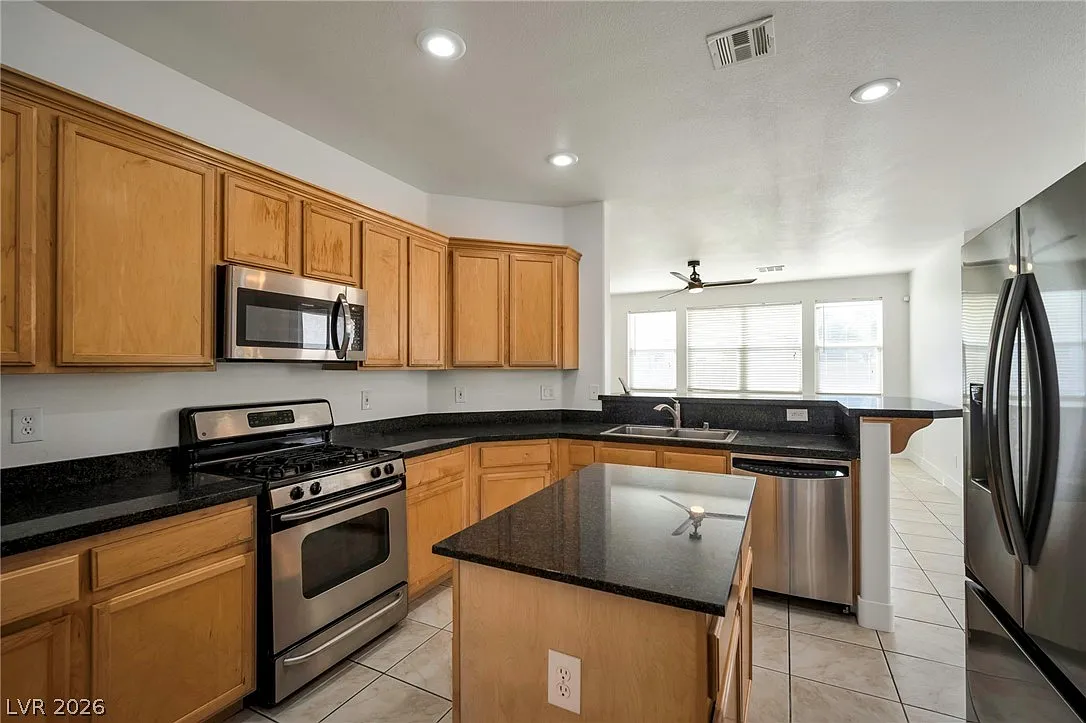 Building Photo - 9711 Spinnaker Creek Ave
