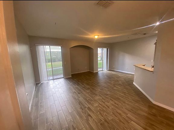 4th image of 811 Ashworth Overlook Dr #811