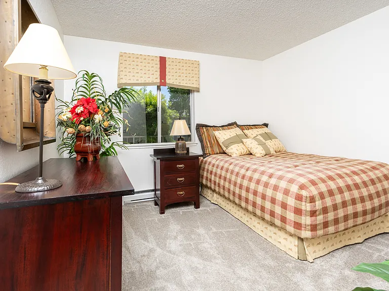 The Seasons Apartments — Photo 14