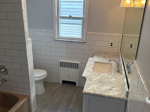 2nd image of 532 Lake Ave Floor 1