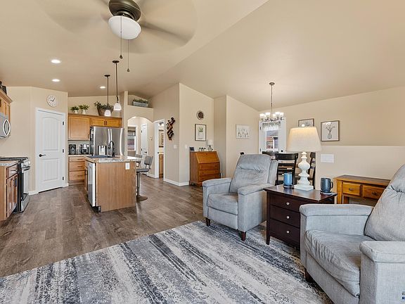 5th image of 641 Civil Way