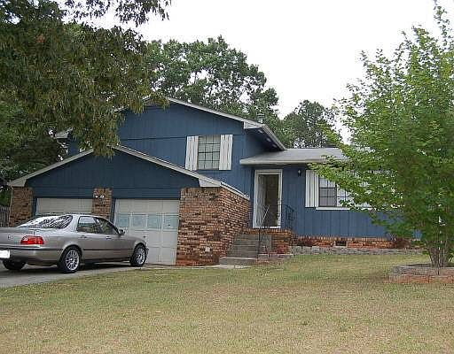 2nd image of 3584 Charlotte Dr