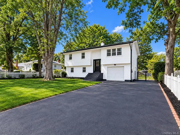 21 Lama Drive, Shirley, NY 11967