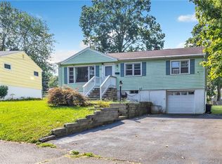 14 Kaye Rd, West Haven, CT 06516