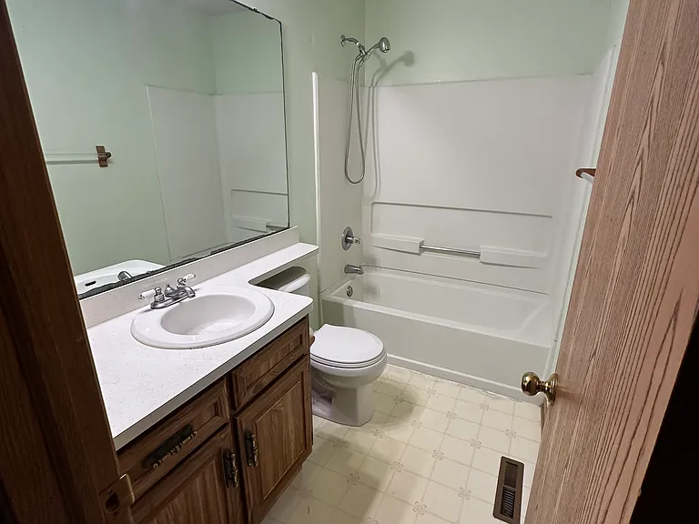626 Harrison Rd — Photo 11