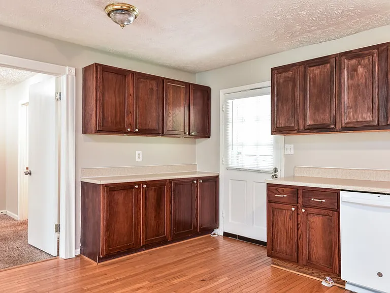 160 Swan Lake Dr — Photo 9