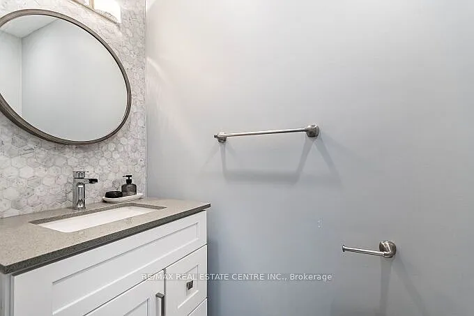 33 Strathroy Cres — Photo 30