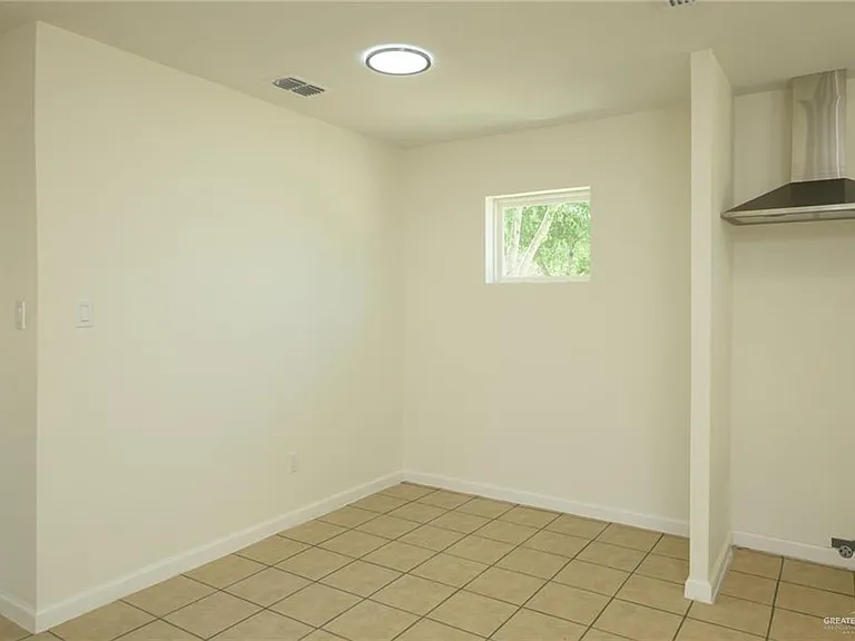 1823 Warren St — Photo 6