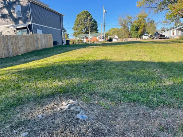 596 18th Ave W, Springfield, TN 37172