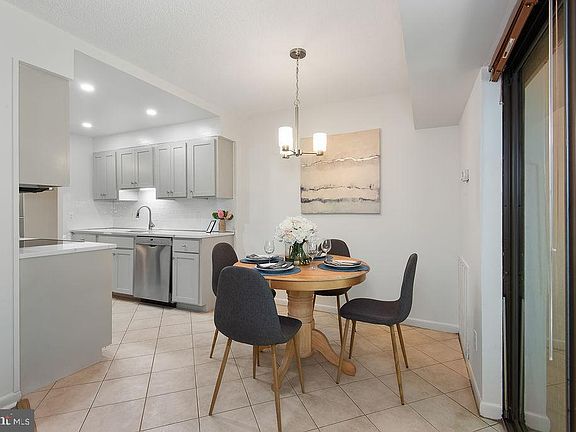 4th image of 11600 Stoneview Sq Unit 60/2B
