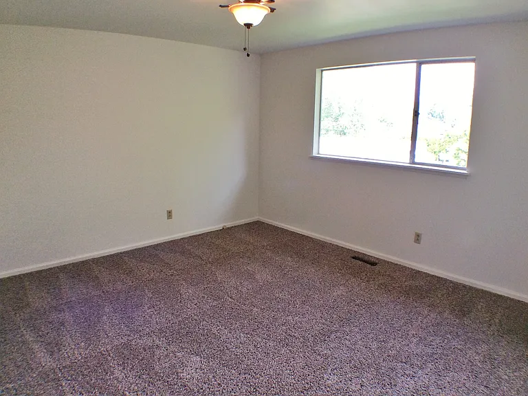 15220 NE 3rd Pl — Photo 14