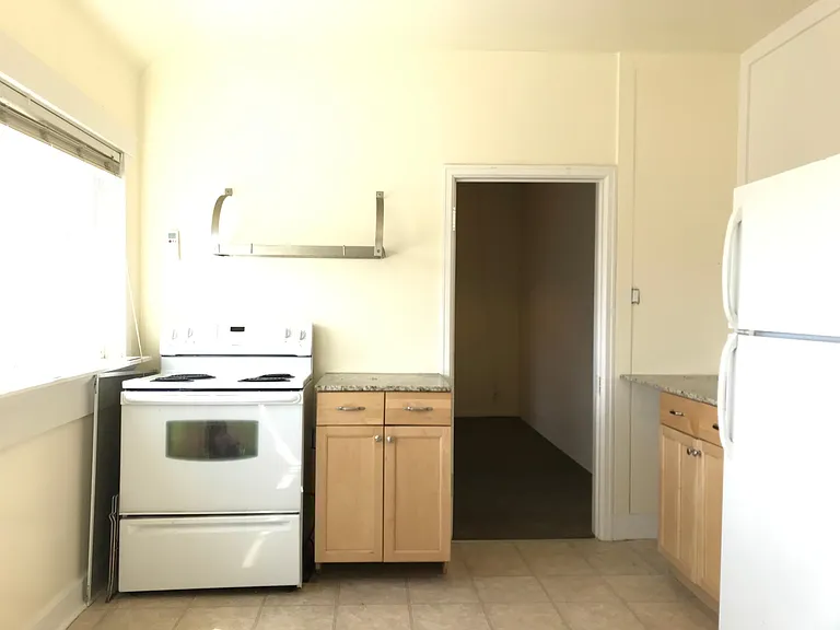 1300 E Atkin Ave #UPSTAIRS — Photo 5