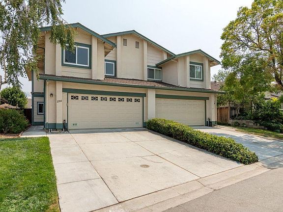3rd image of 2284 Freya Dr