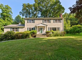 122 White Oak Ln, Stamford, CT 06905