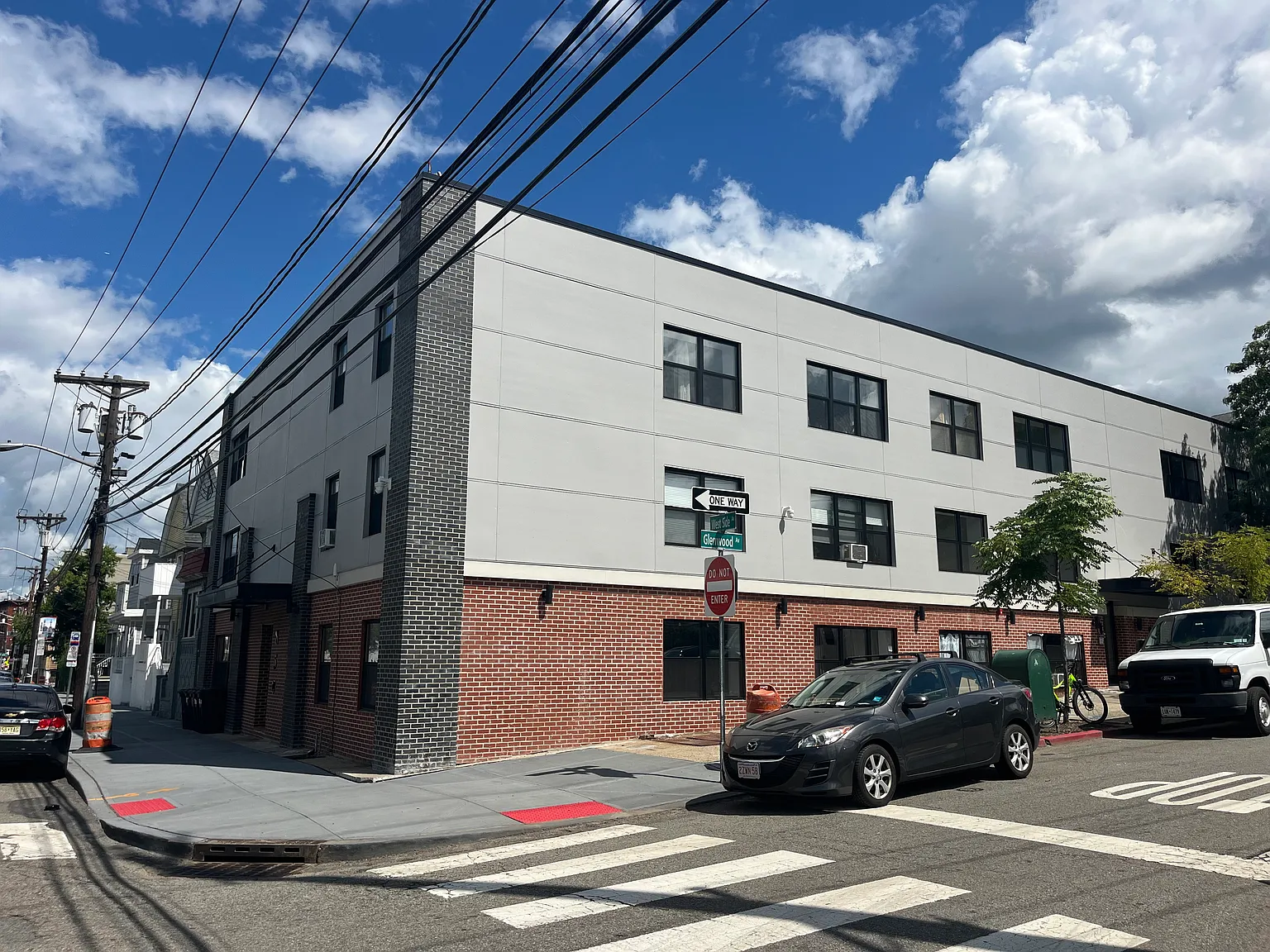 1 bed, 700 sqft, $2,350 — Photo 1