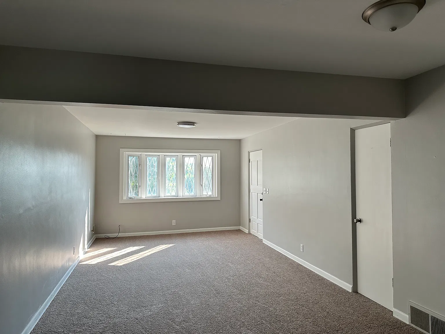2 bed, $1,000 — Photo 3