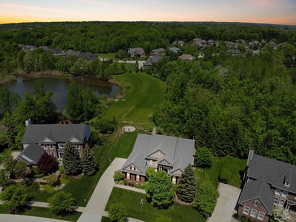 3rd image of 46986 Sunnybrook Ln
