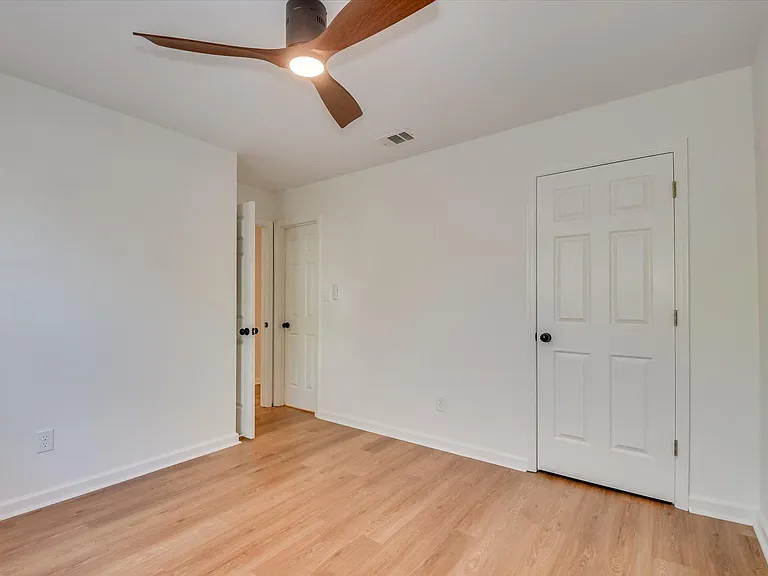 128 Barts Dr — Photo 23