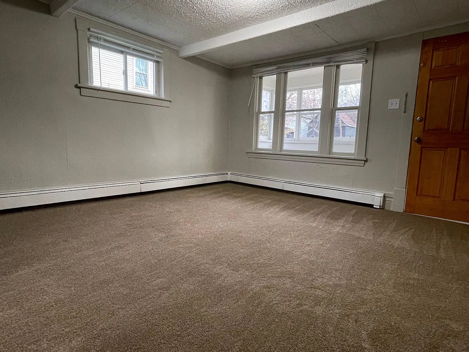 2 bed, $1,000 — Photo 2
