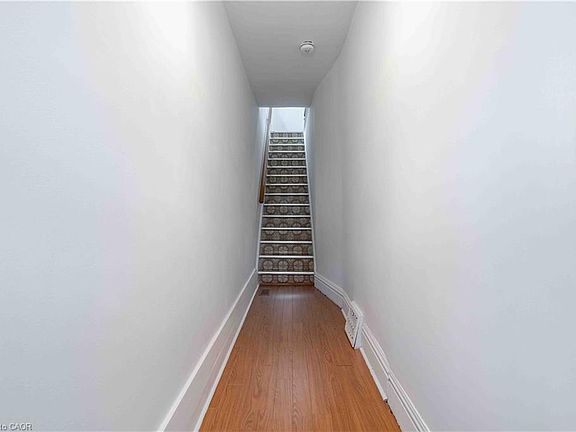 5th image of 58 Saint Matthews Ave