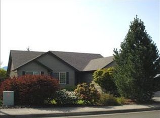 331 Cambridge Dr, Sutherlin, OR 97479