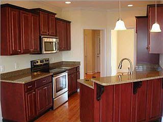3rd image of 835 Harris Dr