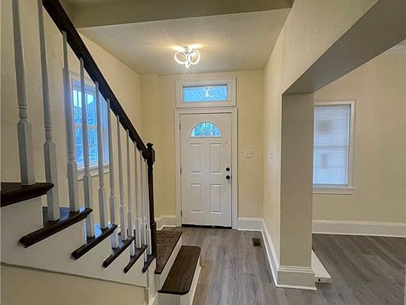 2nd image of 220 W 30th St
